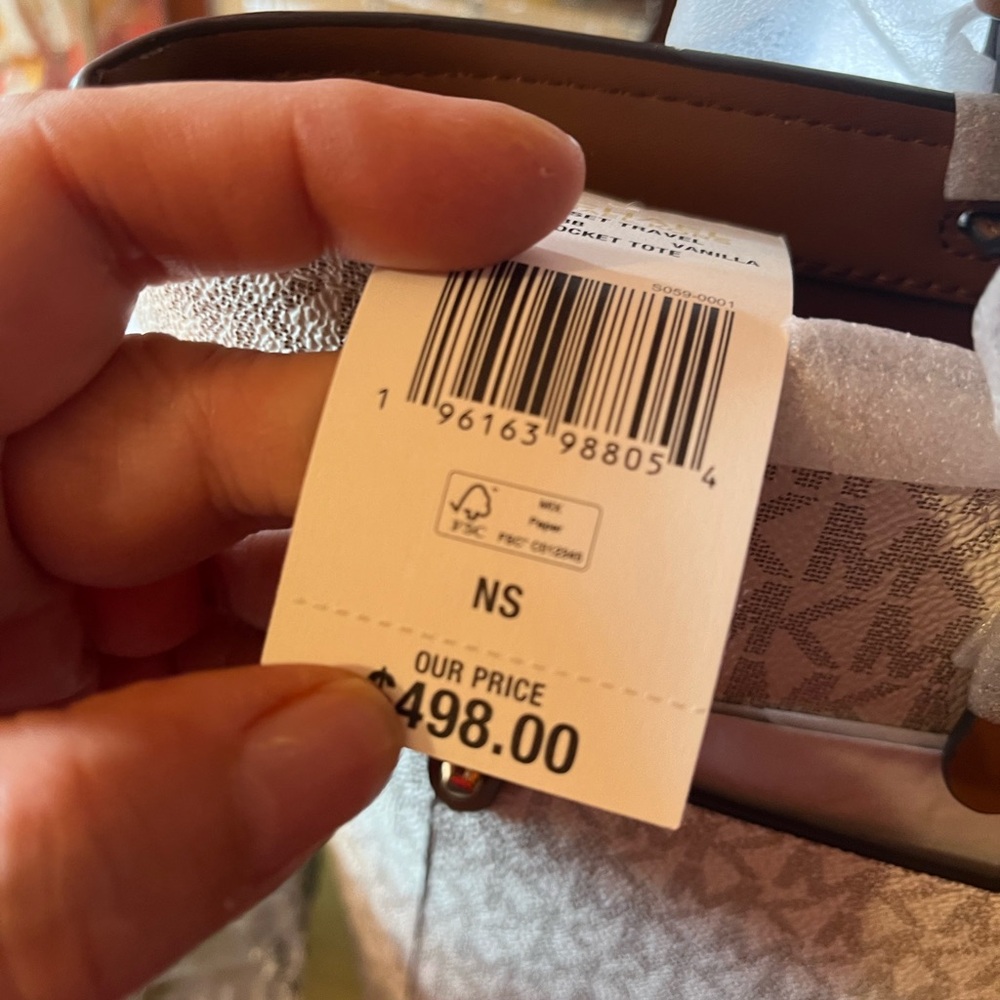 Micheal Kors tote bag. Brand new with tags. - Picture 9 of 10